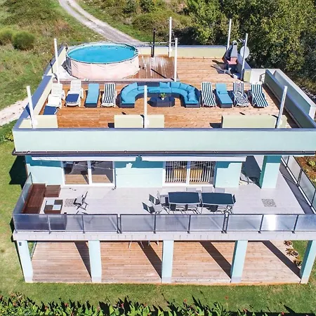 5 Bedroom Amazing In Holiday home
