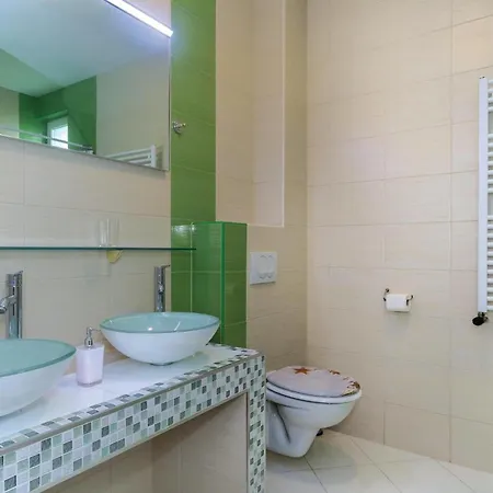 Holiday home 5 Bedroom Amazing In *